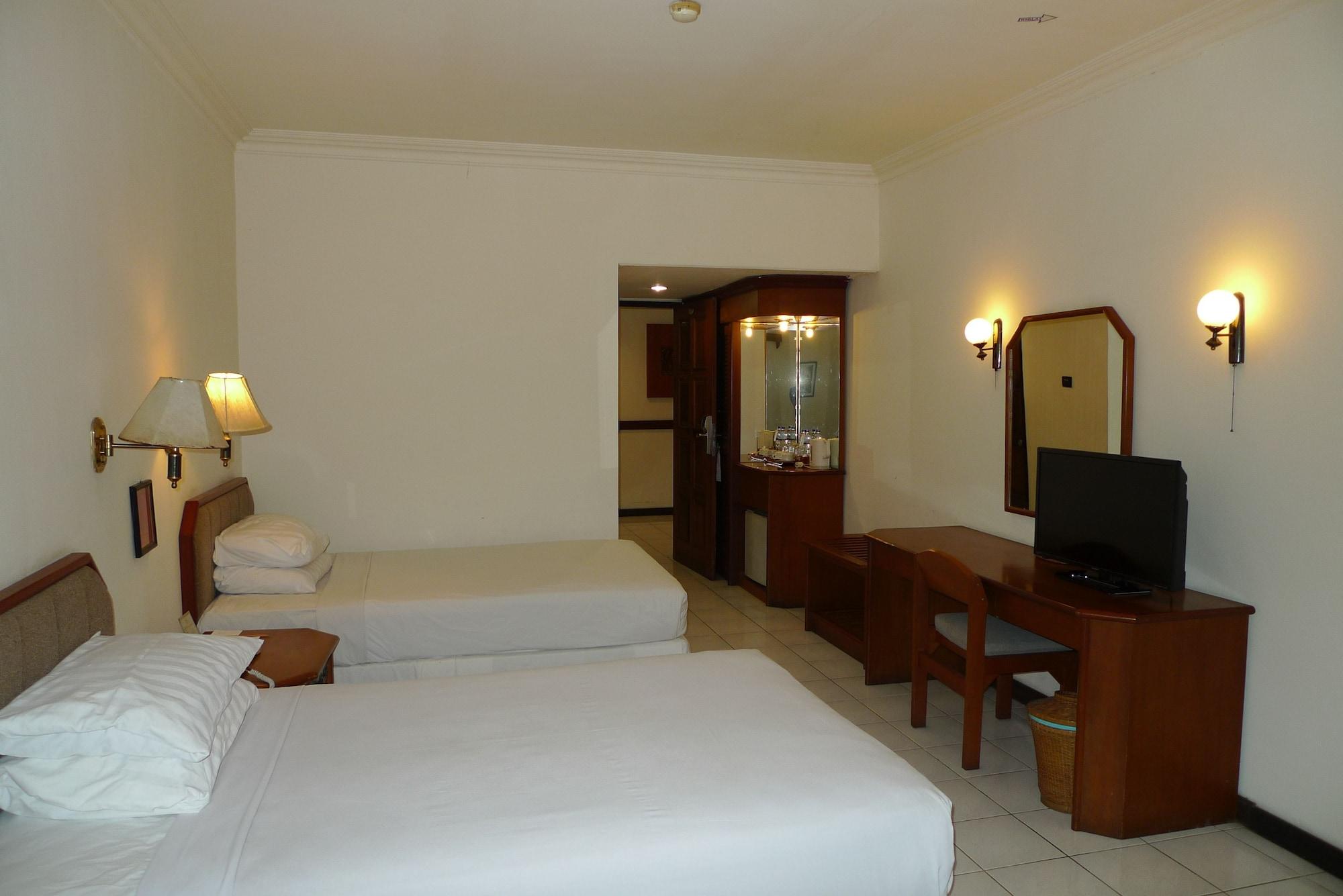Lombok Raya Hotel Mataram Exteriör bild