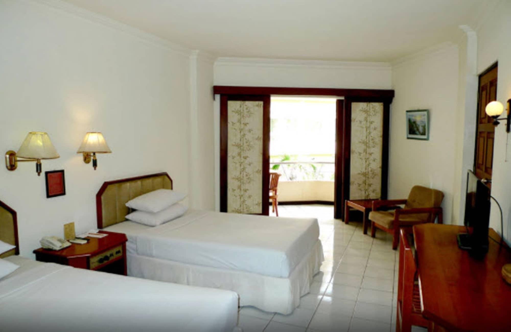 Lombok Raya Hotel Mataram Exteriör bild
