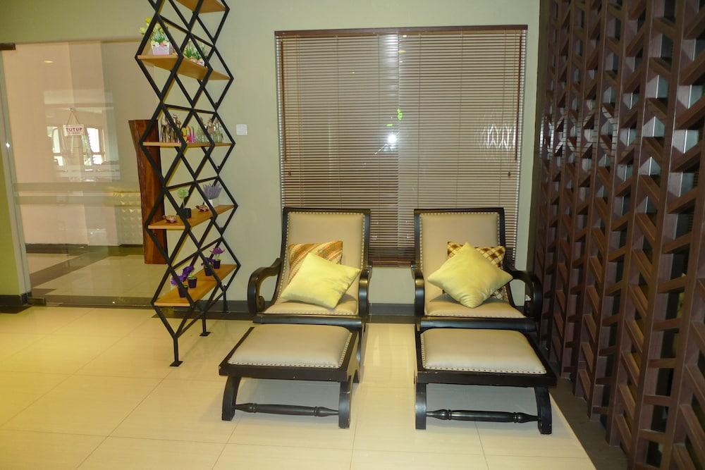 Lombok Raya Hotel Mataram Exteriör bild