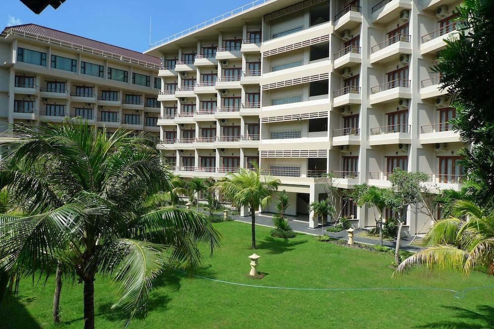 Lombok Raya Hotel Mataram Exteriör bild