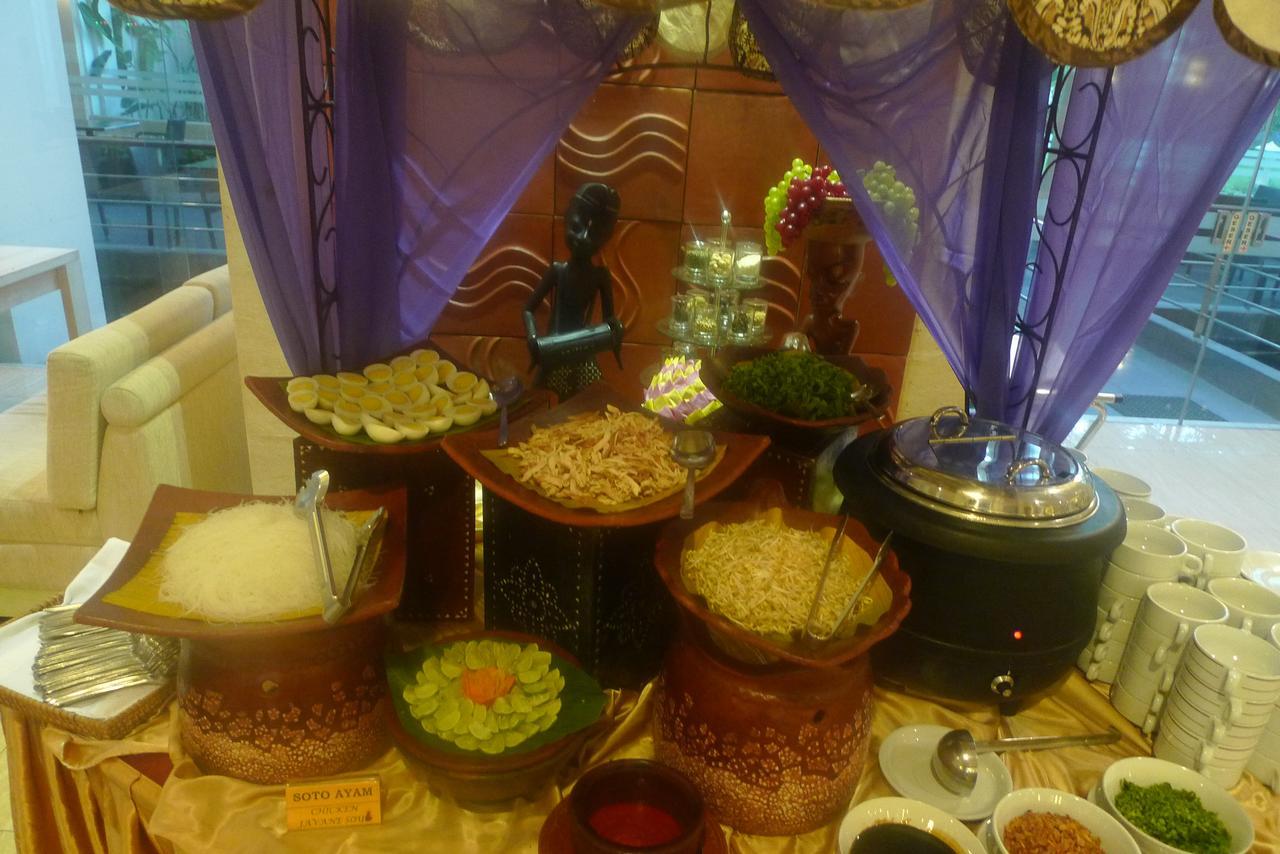 Lombok Raya Hotel Mataram Exteriör bild