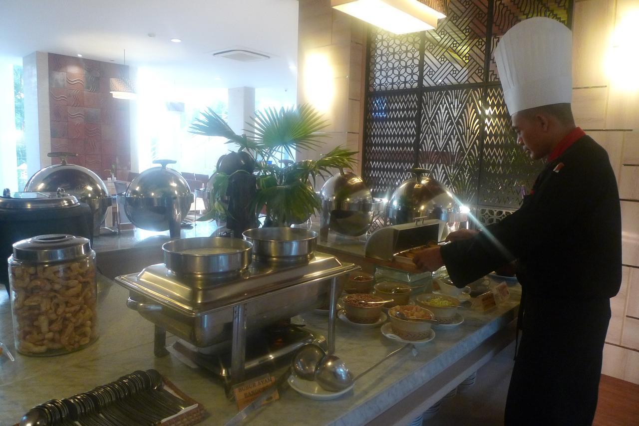 Lombok Raya Hotel Mataram Exteriör bild